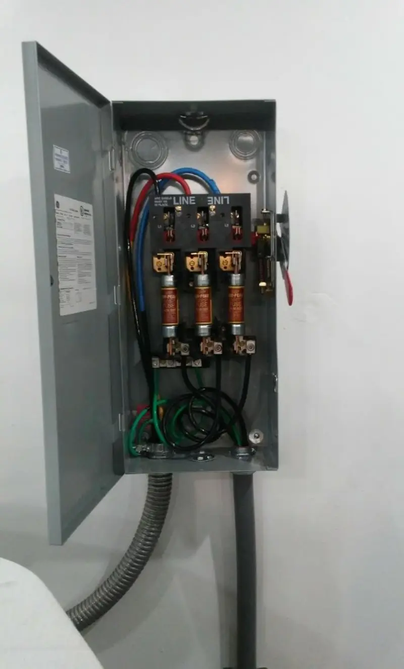 Three-phase disconnect switch installed for Smoke Detector Installation in University Center